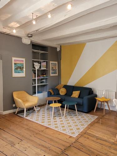 One-Bedroom Apartment image 3