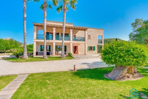 Five-Bedroom House image 5