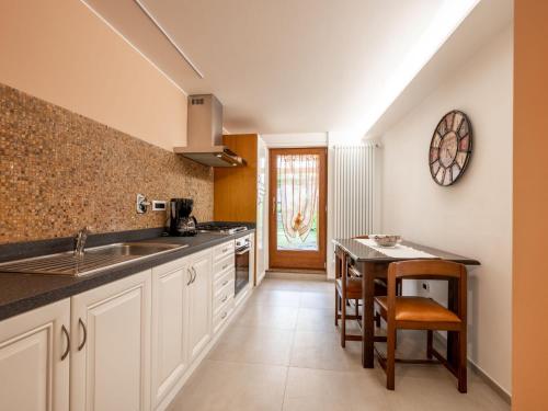  Apartment La Maison de Josephine - AOF101 by Interhome in Fénis