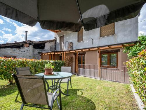  Apartment La Maison de Josephine - AOF100 by Interhome in Fénis