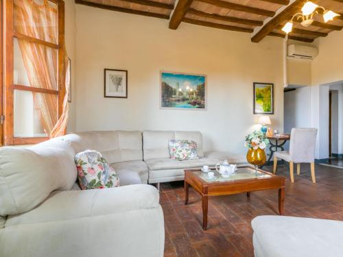 Apartment Giuggiolo - Giuggiolo 5 by Interhome in Montefalconi