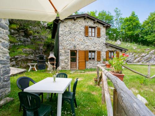 Holiday Home Paradiso I - II by Interhome in Fabbriche di Vallico