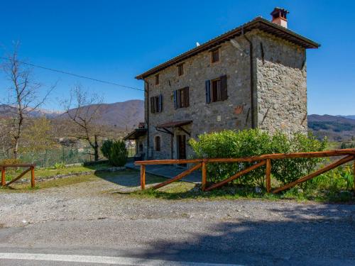  Holiday Home Girasole - PZI130 by Interhome in Piazza al Serchio