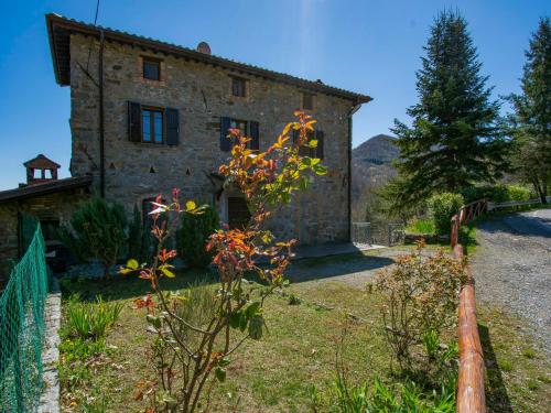  Holiday Home Girasole - PZI130 by Interhome in Piazza al Serchio