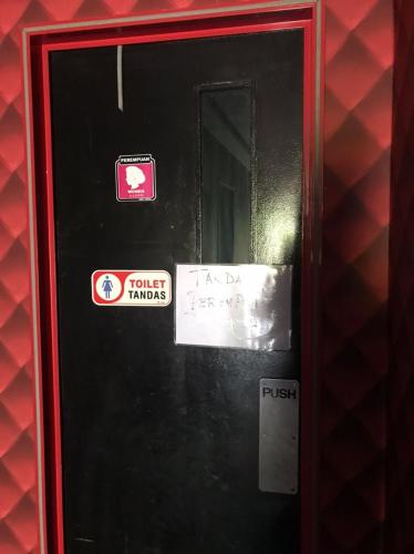 MY FAMILY HOTEL in Lukut