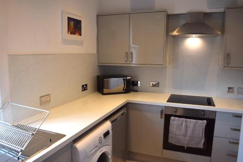 Kelpies Serviced Apartments - Wallace in North Broomage