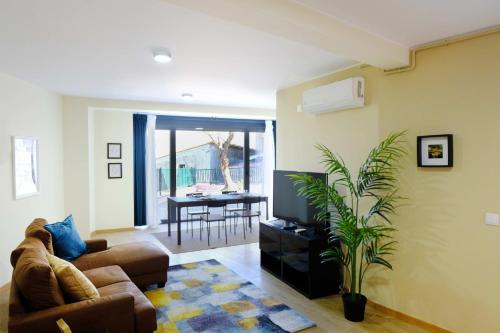 Casa do Lagar - Casa inteira com 2 quartos, sala, cozinha e pátio privado gîte à louer Teixeira de Baixo