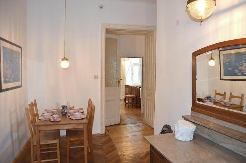 Vienna 1090 - main image