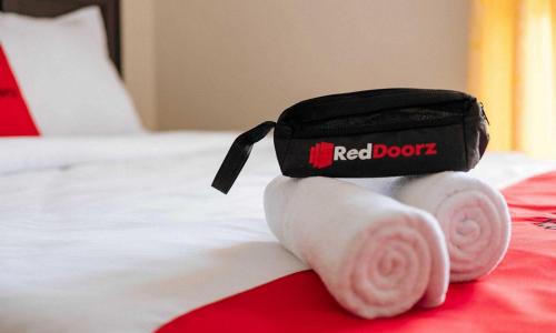 RedDoorz Syariah near RS Awal Bros Batam, Batam