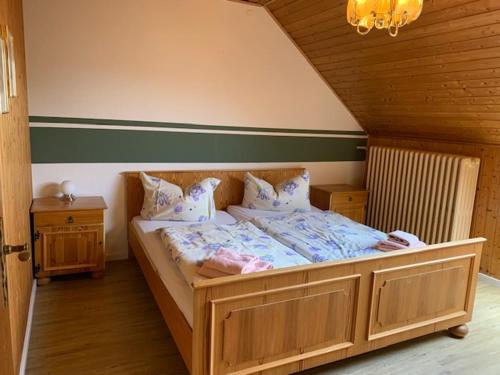 1 king bed, 1 sofa bed