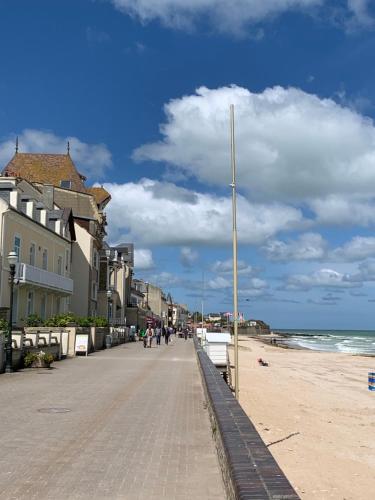 A szálláshely kívülről, Saint-Aubin-Sur-Mer: Bel appartement traversant in Saint-Aubin-sur-Mer