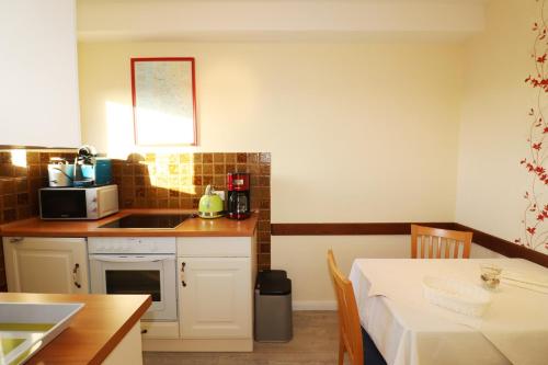 One-Bedroom Apartment image 10