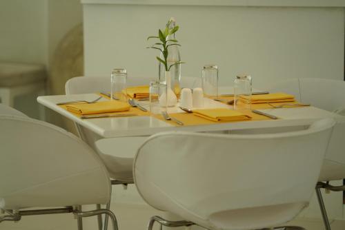Restaurant, Hotel Kohinoor Elite near BKC in Mumbai