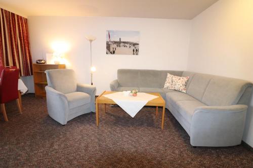 One-Bedroom Apartment image 2