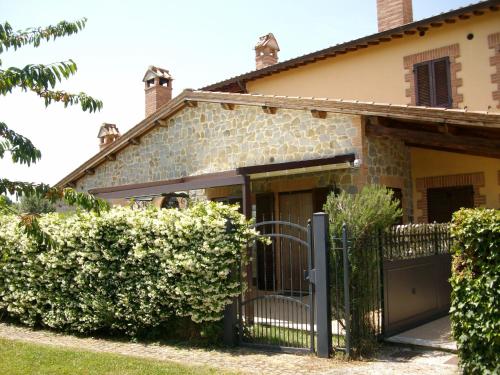 La Loggina Maxi con 2 giardini recintati privati 3