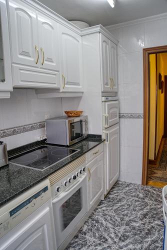  Apartamento Muy Amplio, con WiFi y a 12 Minutos del Centro in Gijón