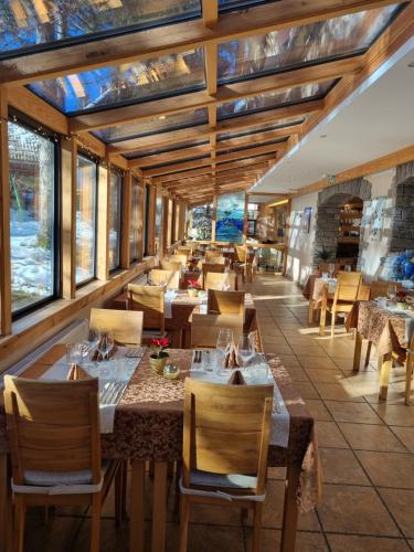363403843 Art Hotel Kristal