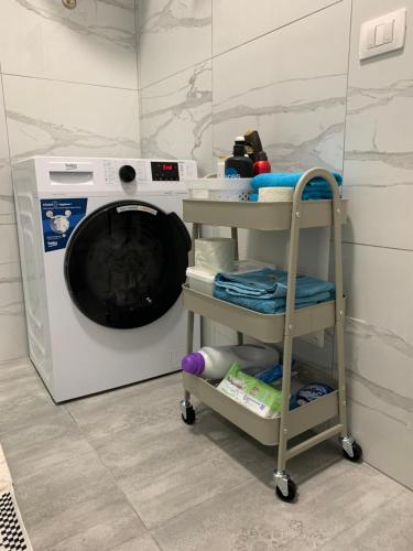 Lovely 1-bedroom Condo in Tirana WiFi-Netflix-AC - image 3