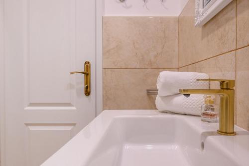Summer breeze luxury rooms - image 4