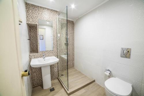 Double Room with a double bed image 5