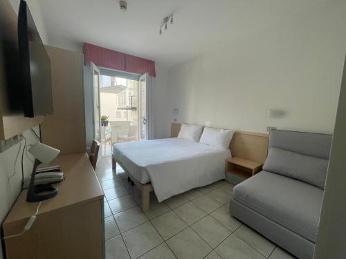 Hotel Athena - Photo 2