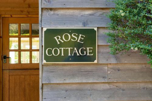 Pohled zvenku, Rose Cottage, Downlands Farm in Steep