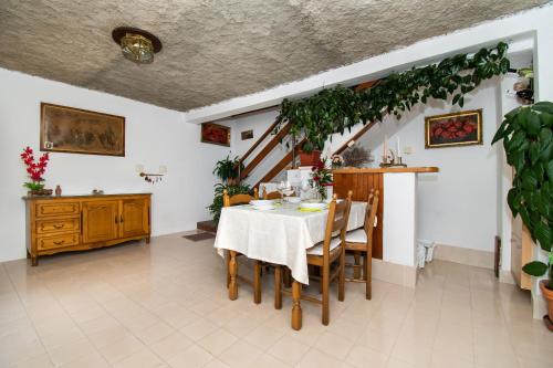 Two-Bedroom Apartment room in Apartment Mirjam