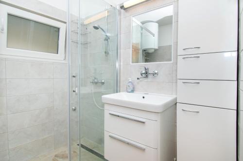 Two-Bedroom Apartment image 6