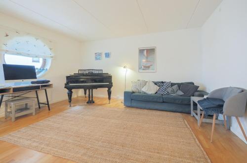 Spacious apartment on the Christianshavn canals, Copenhagen (photo 10)