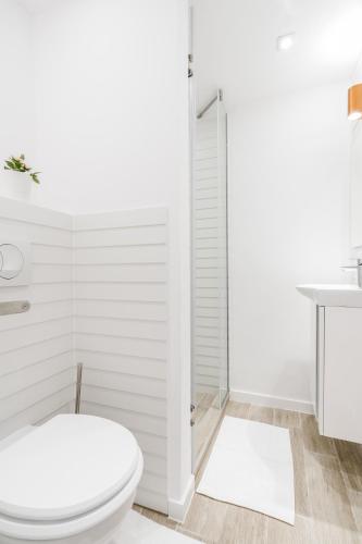 One-Bedroom Apartment image 8