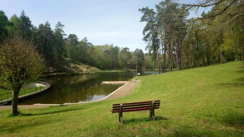 Garden, Residence de Tourisme LE VENDAHAUT in Lapleau