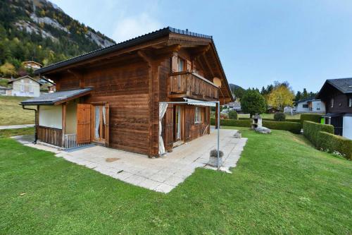 Typical chalet in the heart of the mountains - Chalet - Savièse