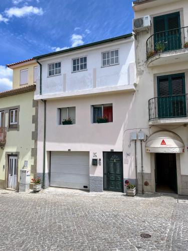Utvendig, Casa da Avó Maria, Largo de Santo António, n 97395AL (Casa da Avo Maria, Largo de Santo Antonio, n 97395AL) in Miranda do Douro