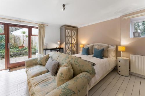 The Rosevine - image 3