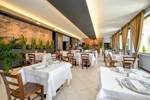 餐廳, Albergo Locanda Primavera in 羅登戈薩伊阿諾