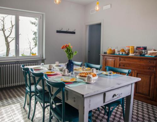  Moncrivel Rooms & Relax in Benevello