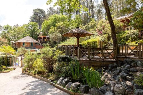 La cabane des "Aventuriers" de Nature et Océan à côté de la plage