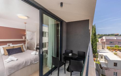 Sunny LOL Port Apartments in the city centre 4
