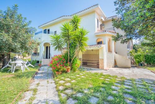 Sa Tiacca - Large groups - 100 mt from the beach gîte à louer Sant'Andrea