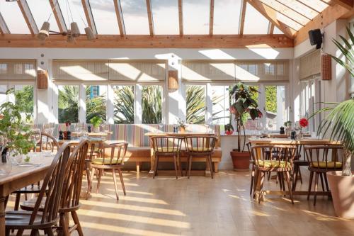 Restaurant, The Plume of Feathers in Mitchell