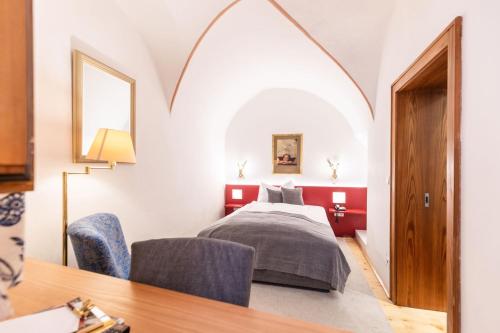 Comfort Single Room image 9