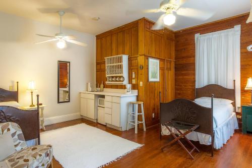 Casa 325 Guesthouse