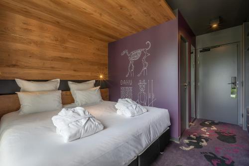 2 twin beds