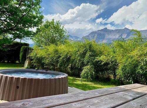 Appartement avec jacuzzi dans chalet privé, grande terrasse, parking gratuit - Apartment - Les Houches