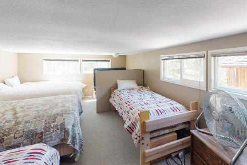 Todds Lakefront House Todds Lakefront House