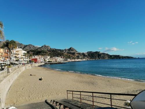 NAXOS - TAORMINA Incantevole a 2 minuti dal mare