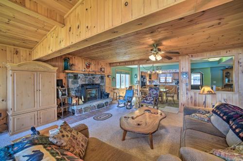 Waterfront Lake Pleasant Getaway with Kayaks, Grill! in Lake Pleasant, USA