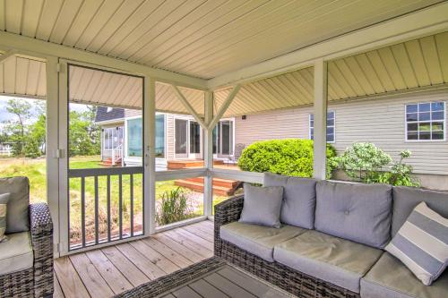 Bayfront Gem with Amazing Water Views and Pond! in แคมบริดจ์ (MD)