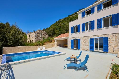 Villa Korta - Spacious House with Pool