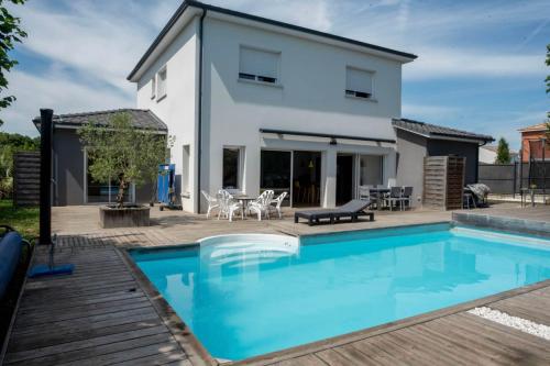 Superbe maison avec PISCINE proche de Bordeaux gîte à louer Béchade